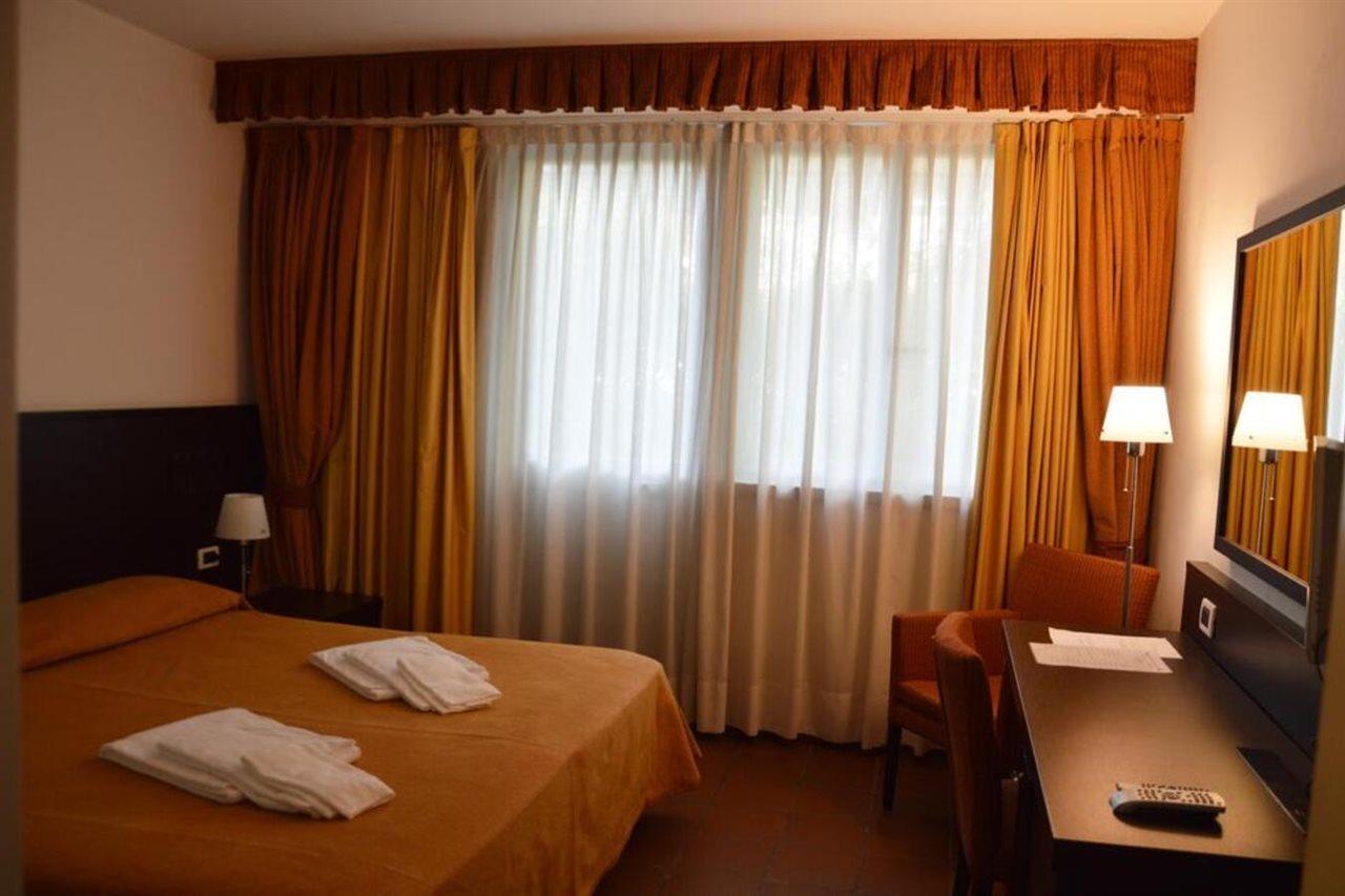 Beach Hotel Eurovil Predore Exterior photo