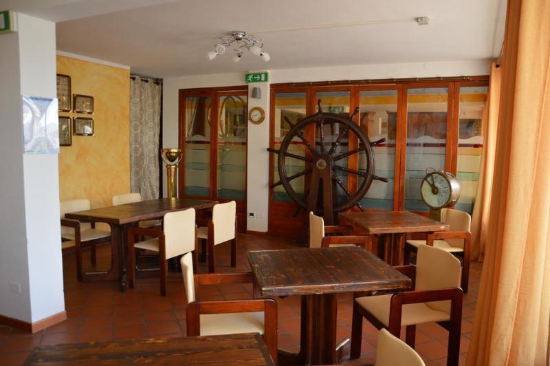Beach Hotel Eurovil Predore Exterior photo